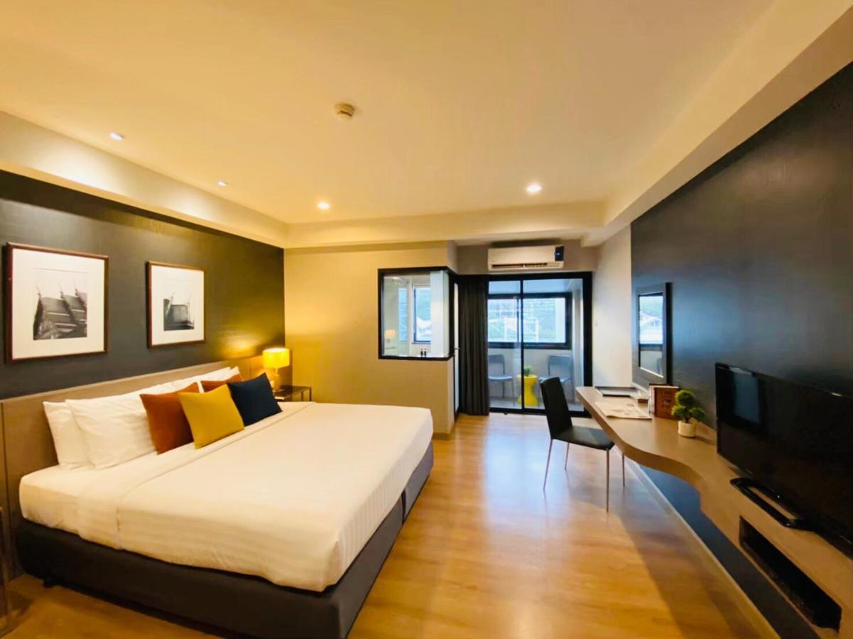 Alt Hotel Nana By Uhg Bangkok Exterior foto