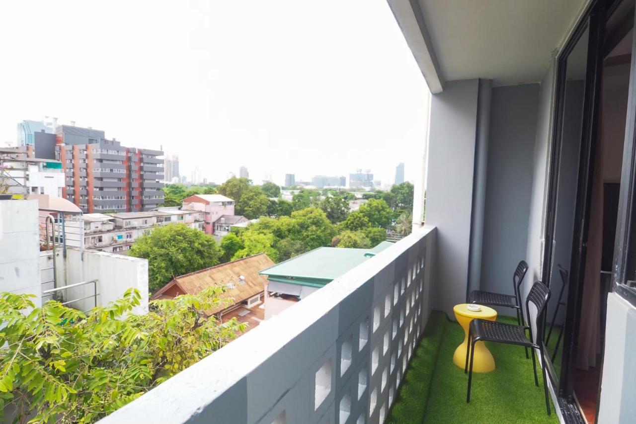 Alt Hotel Nana By Uhg Bangkok Exterior foto
